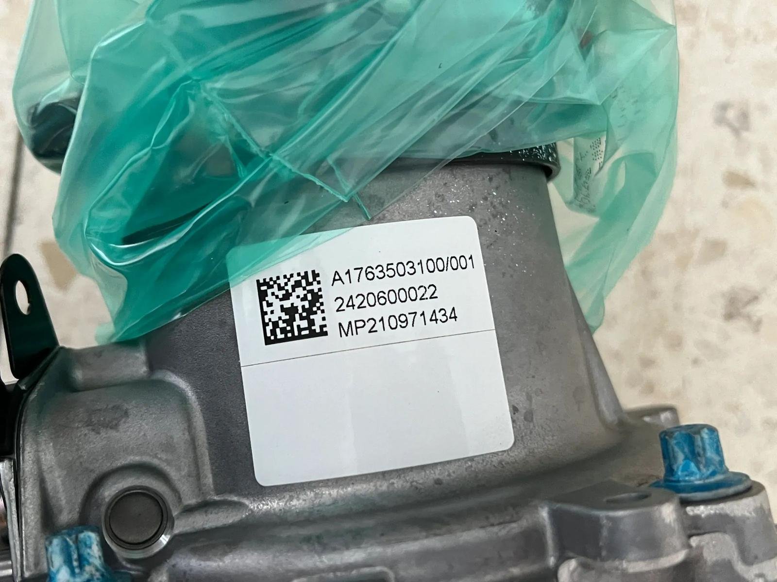 Mercedes-Benz Rear Axle Transmission Assembly - Image 7