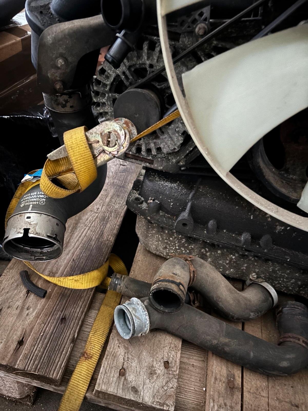 Mercedes-Benz Vito 116 Engine - Image 4