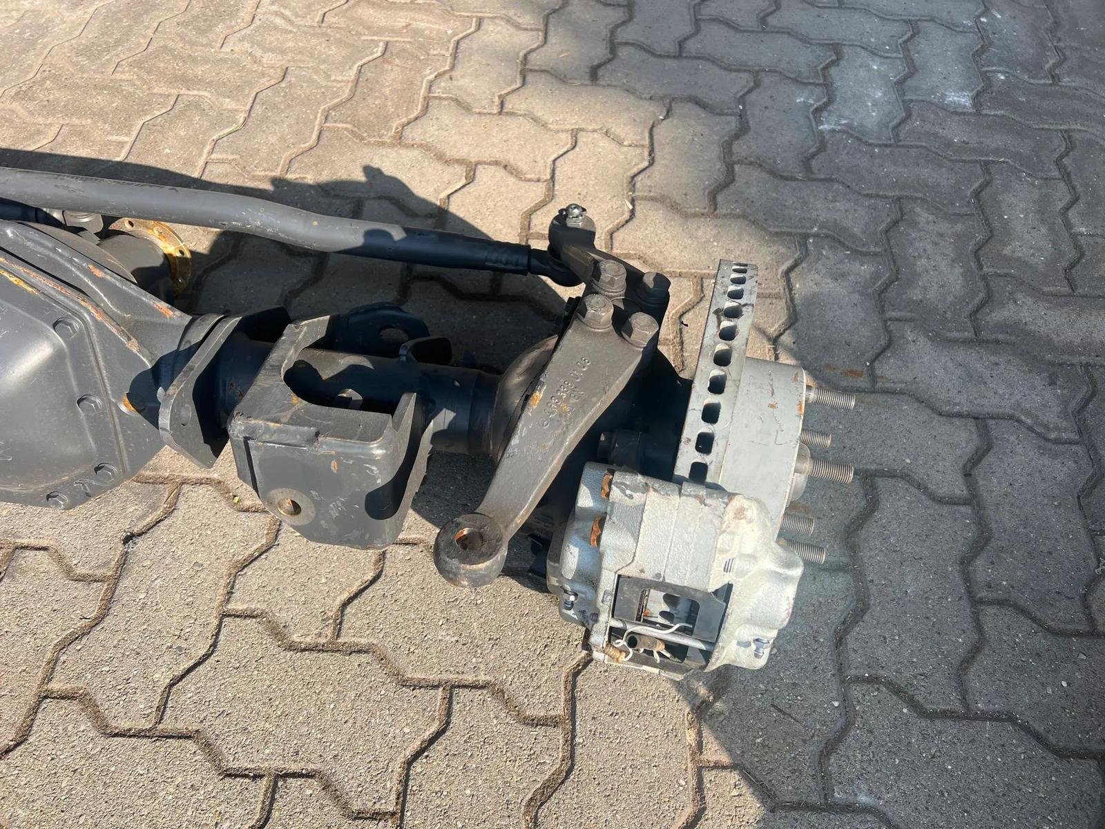 Mercedes-Benz G-Class W463 Front Axle - Image 4