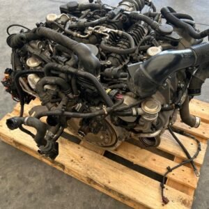 Alternative view of Porsche Macan Turbo CTL 3.6 V6 Engine