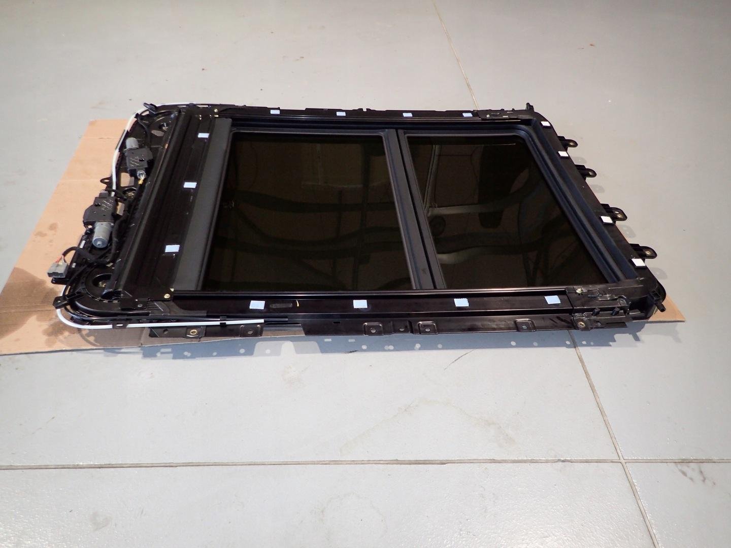 Dodge Ram V Panorama Sunroof - Image 5