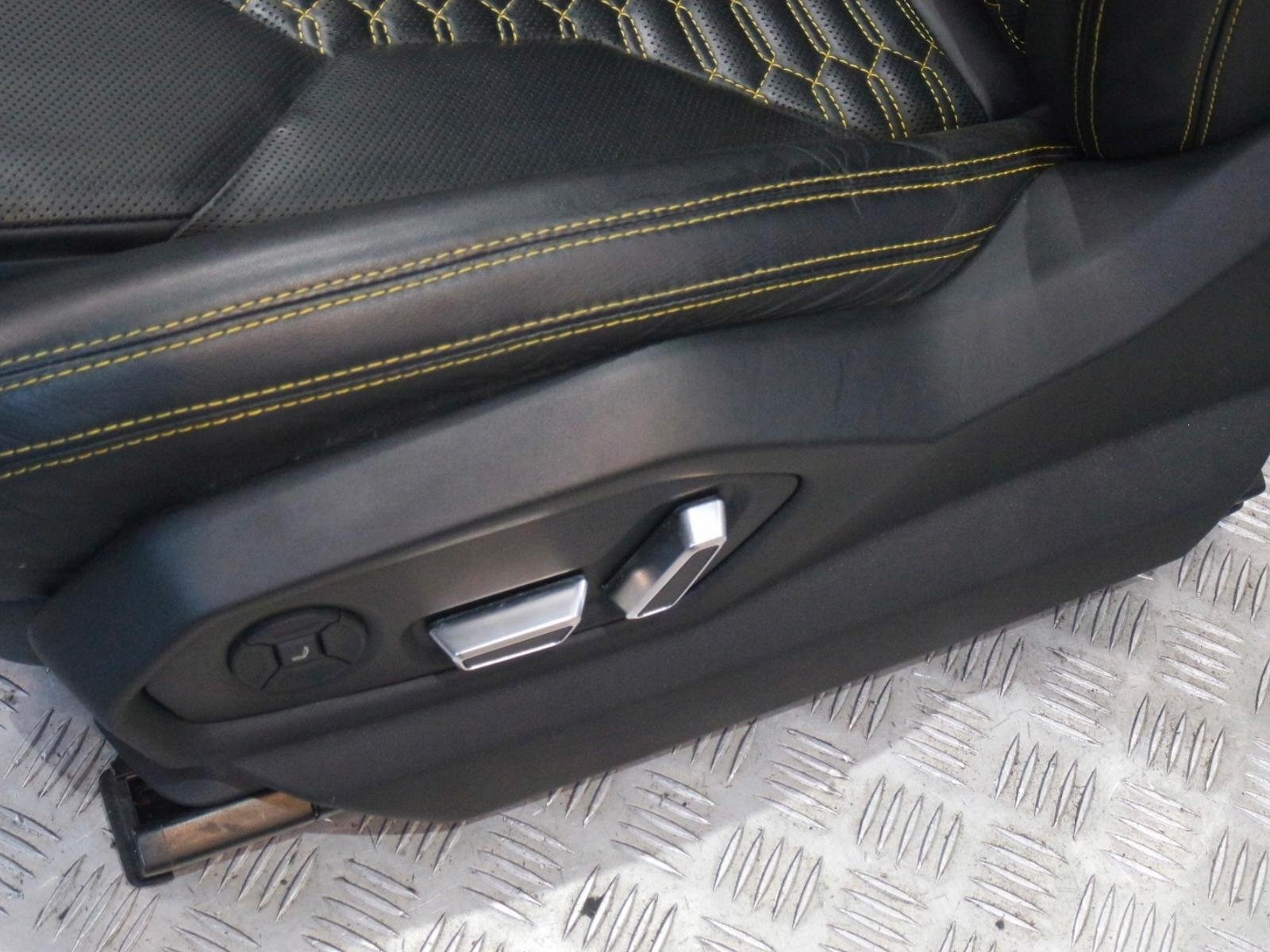 Lamborghini Urus Complete Interior Package - Image 10