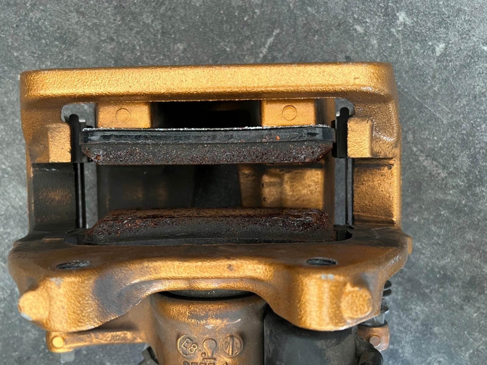 Mercedes GTR 190 AMG Ceramic Brake System - Image 7