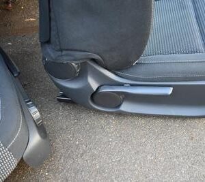 Alternative view of Mercedes-Benz W447 Driver and Passenger Seat