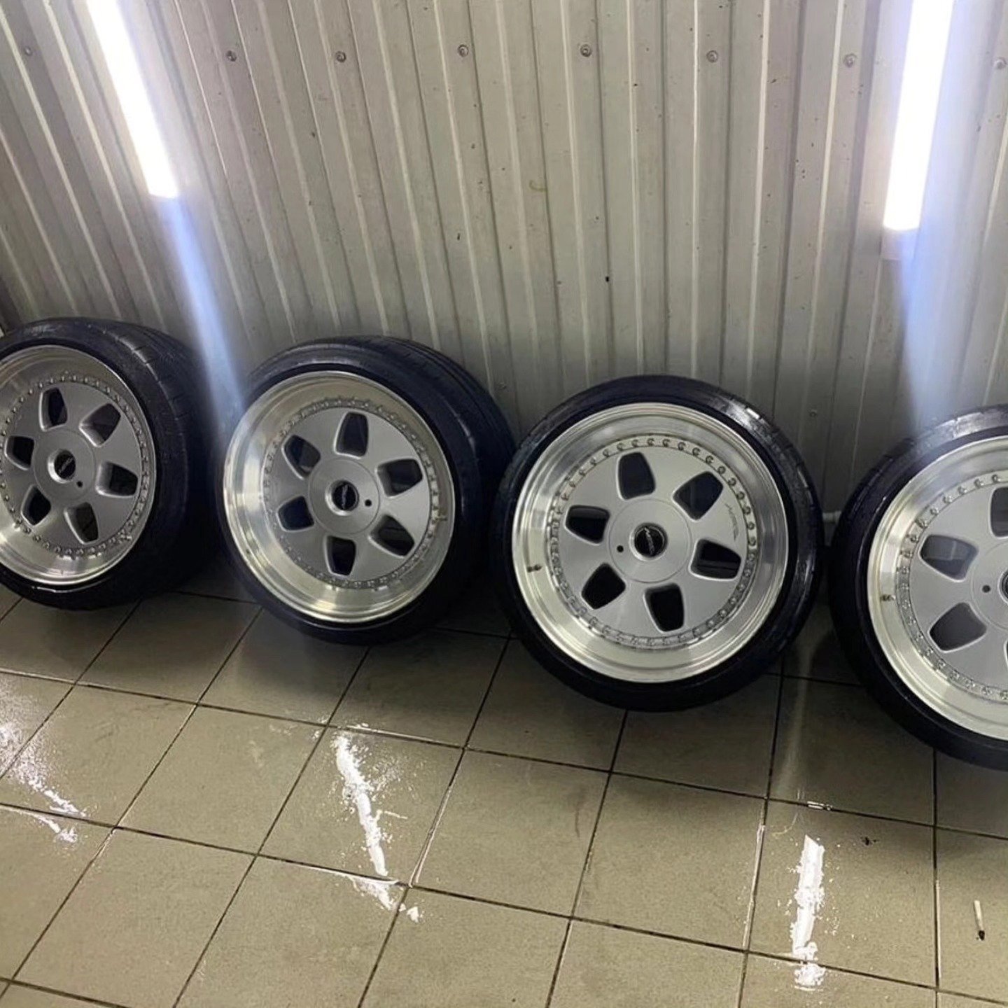 Original MAE R18 3-Piece Staggered Wheels - Image 3
