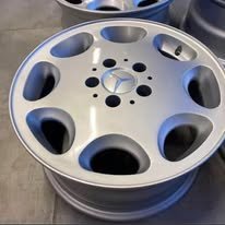 Alternative view of Mercedes-Benz W124 AMG Wheels