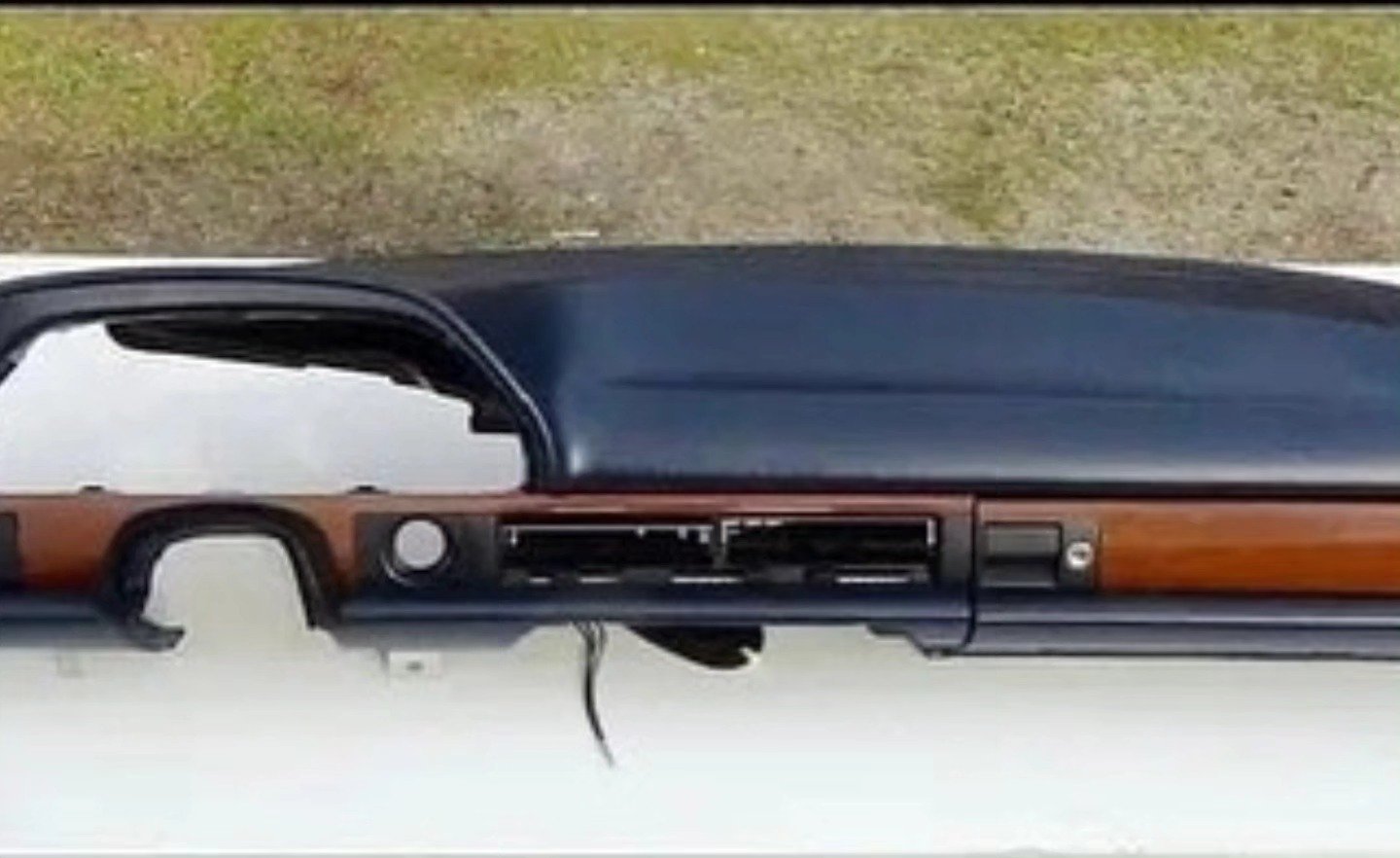 Mercedes-Benz W126 OEM Dashboard - Image 5