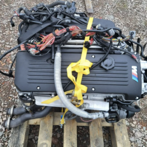 Alternative view of BMW M3 E46 S54B32 Engine