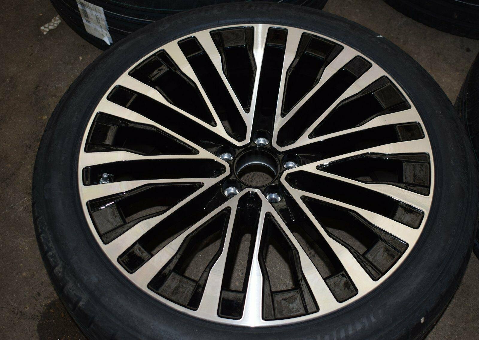 Mercedes W223 S-Class Complete Wheel Set – 20 Inch (OEM) - Image 5