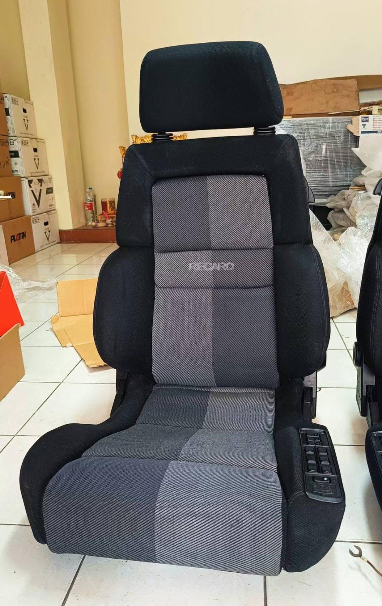 Original RECARO CSE Seats - Image 3