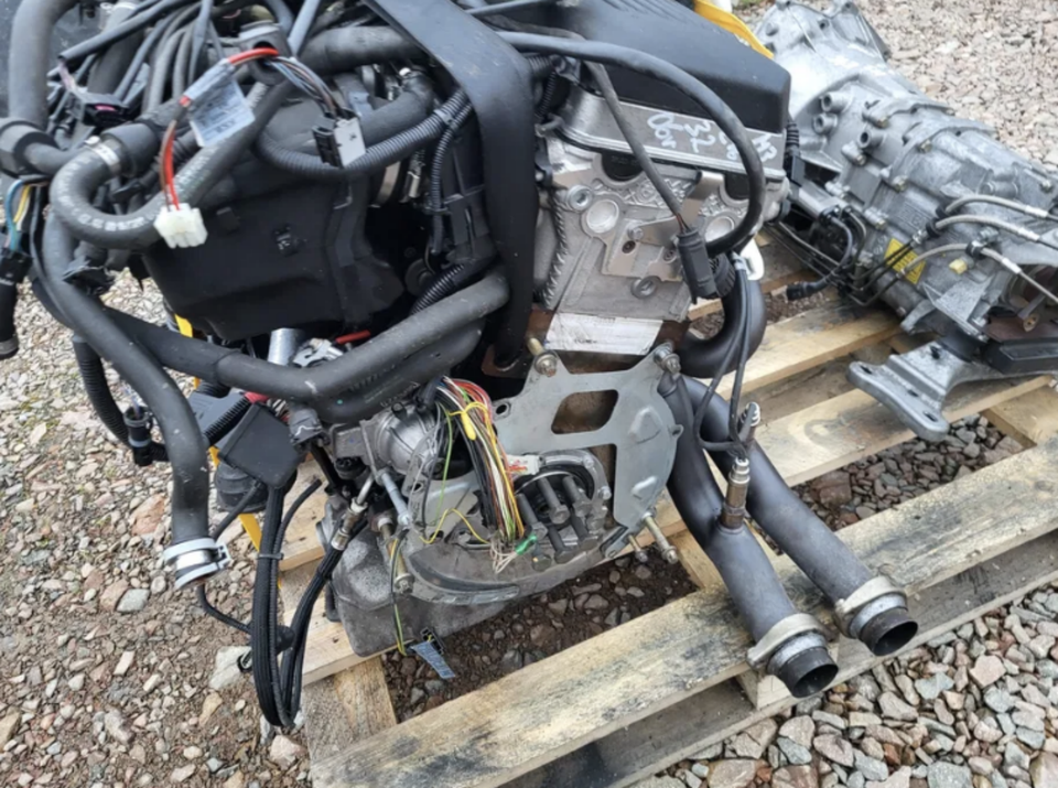 BMW M3 E46 S54B32 Engine - Image 3