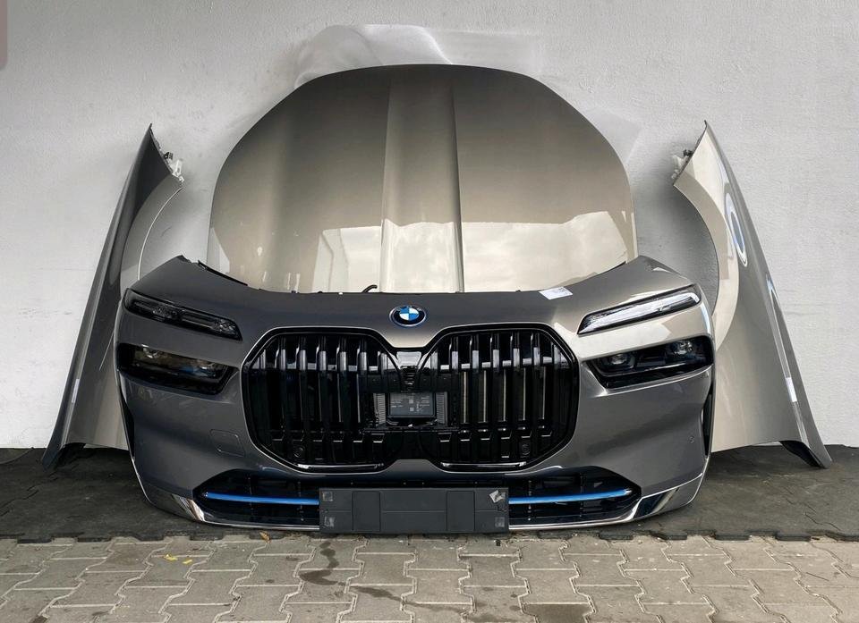 BMW i7 G70 Front End Package