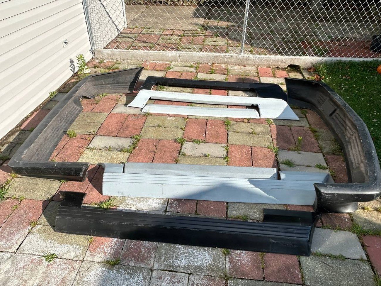 Zender R107 SL Body Kit